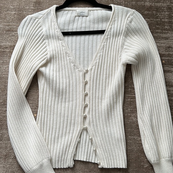 Gorgeous Artizia Pearl Cardigan - Picture 3 of 6